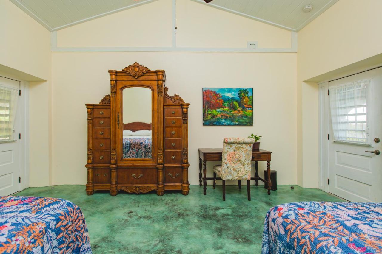 Feather Leaf Inn Frederiksted Zewnętrze zdjęcie